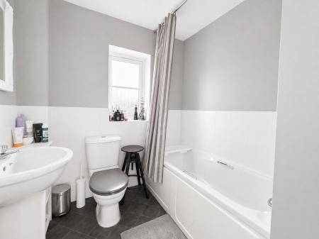 3 bedroom Detached house for sale in Bluebell Walk, Witham St Hughs, LN6