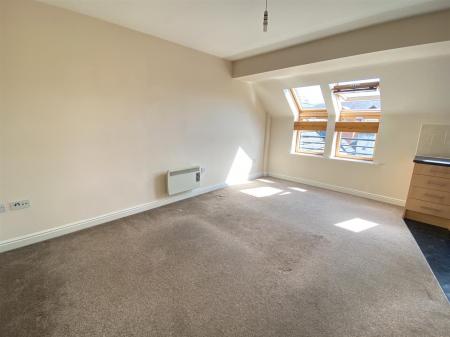 2 bedroom Flat to let in Wesleyan Court, City Centre, Lincoln, LN2