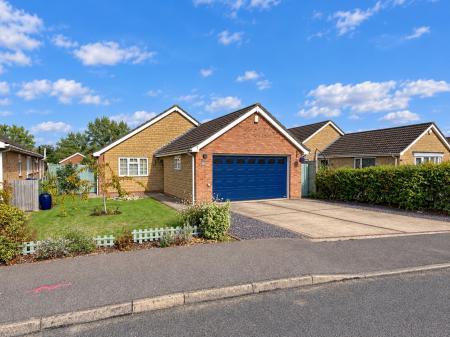 3 bedroom Detached bungalow for sale in Pelham Close, Sudbrooke, LN2