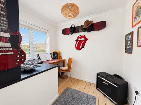 3 bedroom Semi-detached house for sale in Laughton Way North, Lincoln, LN2
