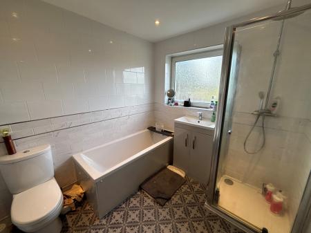 3 bedroom Flat to let in Brant Road, Waddington, LN5