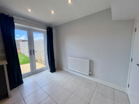 3 bedroom Semi-detached house to let in Hammond Road, Lincoln, LN2