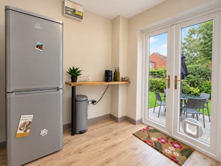 2 bedroom Semi-detached house for sale in Stenigot Road, Lincoln, LN6