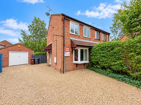 2 bedroom Semi-detached house for sale in Stenigot Road, Lincoln, LN6