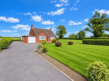 2 bedroom Detached bungalow for sale in Fen Road, Washingborough, LN4
