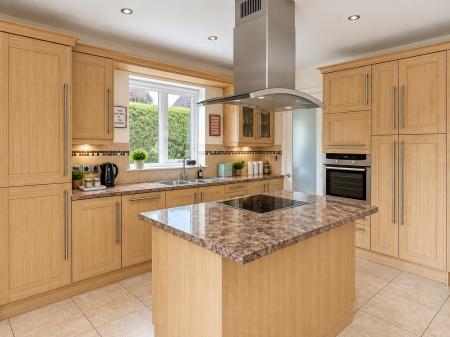 2 bedroom Detached bungalow for sale in Occupation Lane, Broadholme, Lincoln, LN1