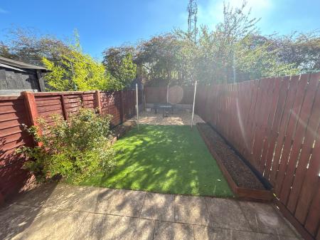 2 bedroom Terraced House to let in Sixfield Close, Lincoln, LN6