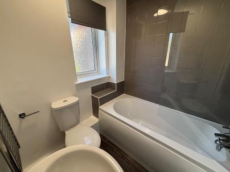 2 bedroom Terraced House to let in Sixfield Close, Lincoln, LN6