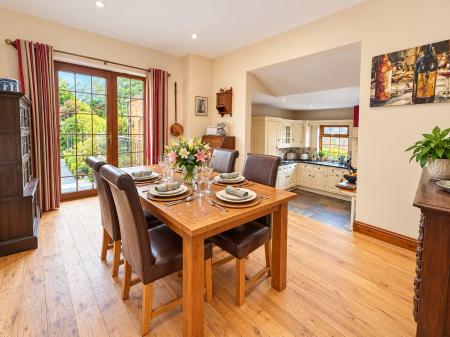 5 bedroom Detached house for sale in Beckview Church Road, Stow, LN1