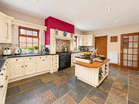 5 bedroom Detached house for sale in Beckview Church Road, Stow, LN1