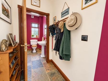 5 bedroom Detached house for sale in Beckview Church Road, Stow, LN1