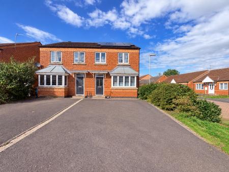 Newton Drive, Cherry Willingham, LN3