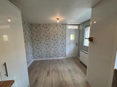 2 bedroom Flat to let in Khormaksar Drive, Nocton, LN4
