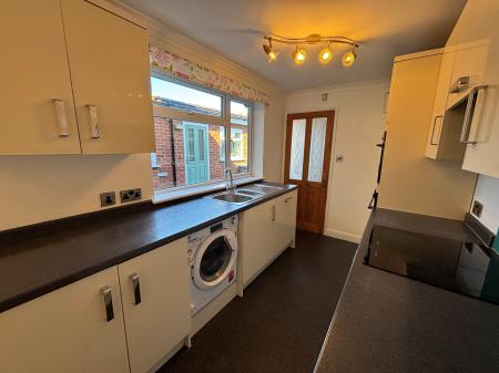 2 bedroom Terraced House to let in Russell Street, Lincoln, LN5