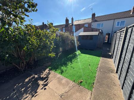 2 bedroom Terraced House to let in Russell Street, Lincoln, LN5