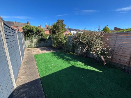 2 bedroom Terraced House to let in Russell Street, Lincoln, LN5