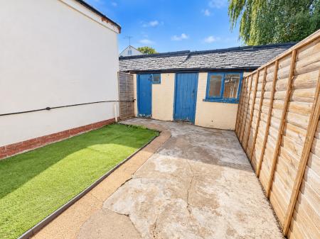 2 bedroom Terraced House for sale in Tealby Street, Lincoln, LN5