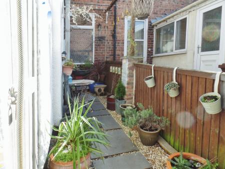 2 bedroom Terraced House to let in Milton Street, Lincoln, LN5
