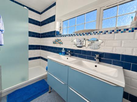 4 bedroom Detached house for sale in Richards Avenue, Lincoln, LN6