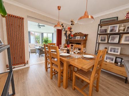 4 bedroom Detached house for sale in Richards Avenue, Lincoln, LN6