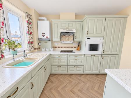 2 bedroom Flat for sale in Minster Court, Bracebridge Heath, LN4