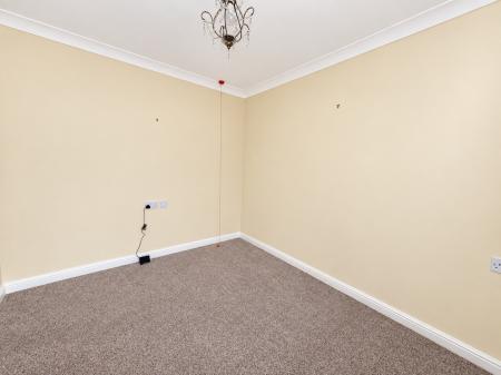2 bedroom Flat for sale in Minster Court, Bracebridge Heath, LN4