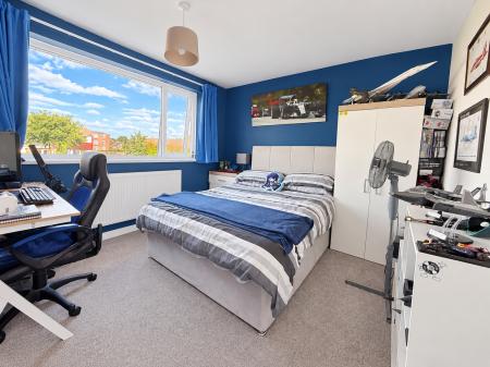 3 bedroom Semi-detached house for sale in Dore Avenue, North Hykeham, LN6