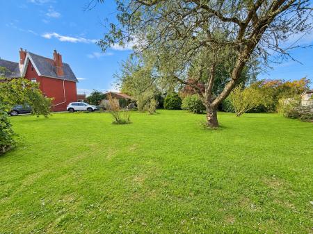 3 bedroom Semi-detached house for sale in Lincoln Road, Boothby Graffoe, LN5