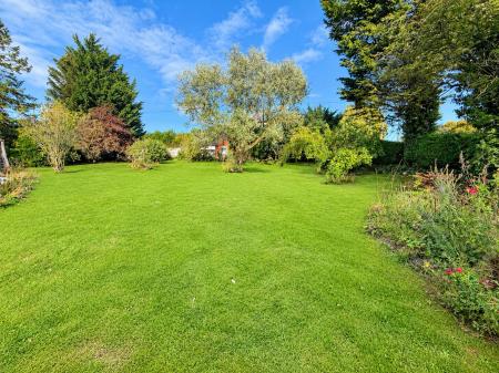 3 bedroom Semi-detached house for sale in Lincoln Road, Boothby Graffoe, LN5