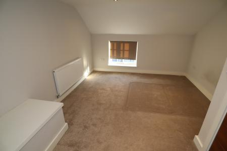 2 bedroom Flat to let in High Street, Lincoln, LN5