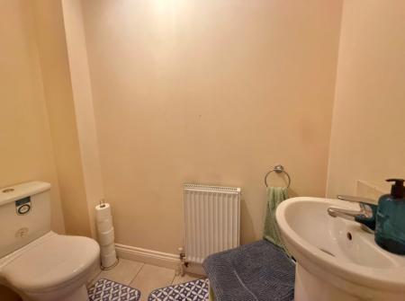 3 bedroom Semi-detached house to let in Riseholme Road, Lincoln, LN1