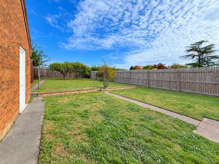 2 bedroom Detached bungalow for sale in Hawkshead Grove, Lincoln, LN2