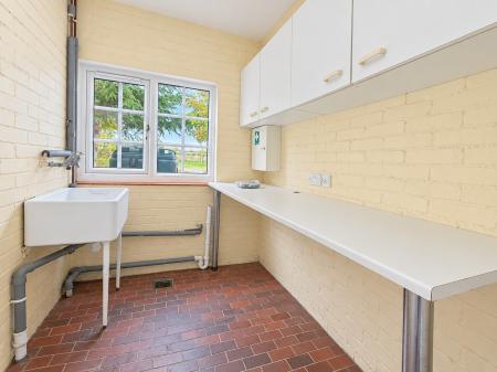 6 bedroom Detached house for sale in Main Street, Bransby, LN1