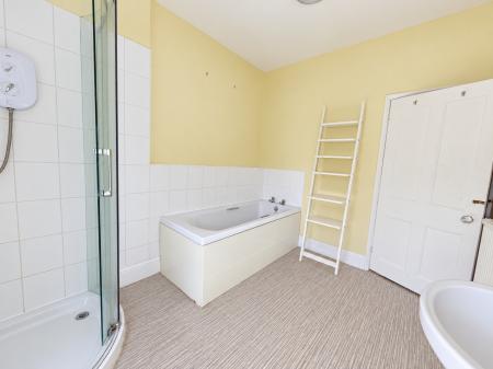 6 bedroom Detached house for sale in Main Street, Bransby, LN1