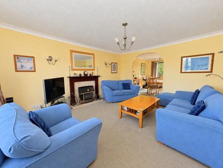 5 bedroom Detached house for sale in Roselea Avenue, Welton, LN2