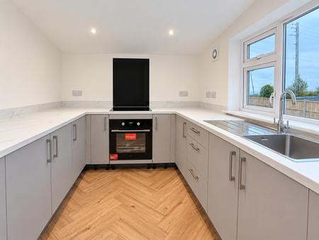 3 bedroom Semi-detached bungalow for sale in Middlegate, Bassingham, LN5