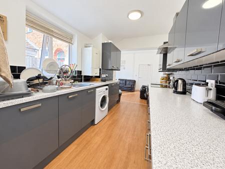 6 bedroom Terraced House for sale in Boultham Avenue, Lincoln, LN5