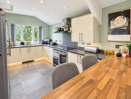 4 bedroom Detached house for sale in Burton Road, Lincoln, LN1