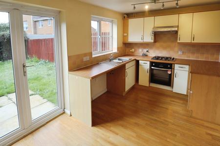 3 bedroom Semi-detached house to let in Watling Close, Lincoln, LN4
