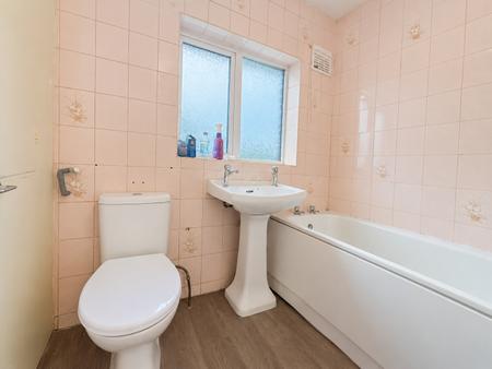 3 bedroom Semi-detached house for sale in Moorland Avenue, Lincoln, LN6