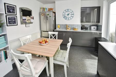 3 bedroom Terraced House for sale in Jubilee Avenue, Sileby, LE12