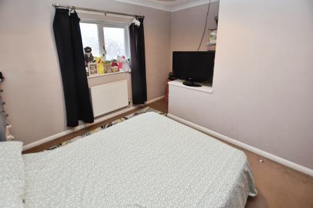 2 bedroom Semi-detached house for sale in Pine Close, Loughborough, LE11