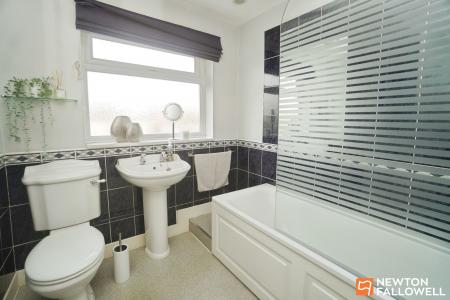 3 bedroom Semi-detached house for sale in Sandhills Close, Belton, LE12