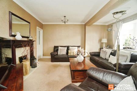 3 bedroom Semi-detached house for sale in Sandhills Close, Belton, LE12