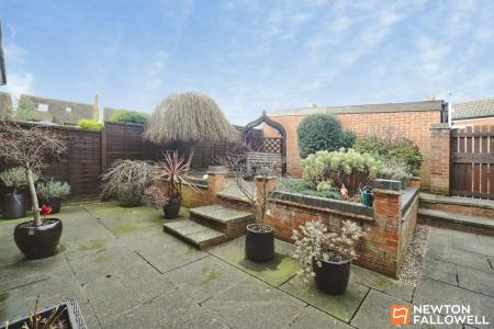 3 bedroom Semi-detached house for sale in Sandhills Close, Belton, LE12