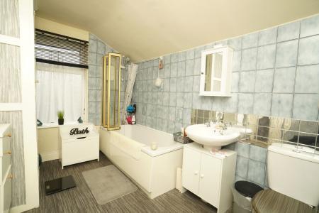 2 bedroom Terraced House for sale in Cartwright Street, Loughborough, LE11