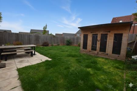 5 bedroom Detached house for sale in Dragonfly Close, East Leake, LE12