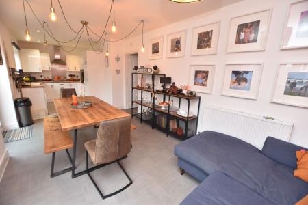 5 bedroom Detached house for sale in Dragonfly Close, East Leake, LE12