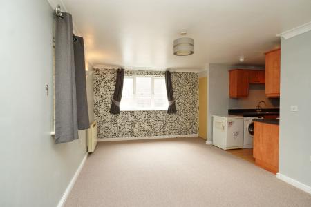 2 bedroom Flat for sale in Goods Yard Close, Loughborough, LE11