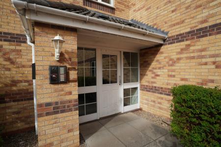 2 bedroom Flat for sale in Goods Yard Close, Loughborough, LE11